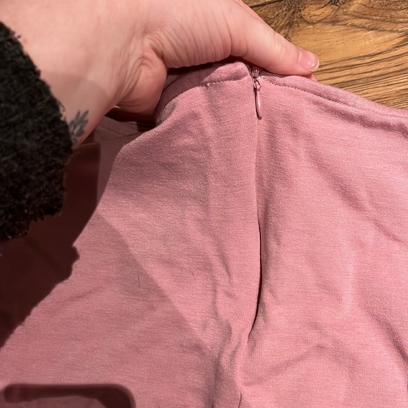 Pink mini skirt - Picture 3 of 4